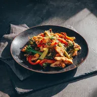 Plat Sain D&eacute;licieux et Nutritif au Poulet